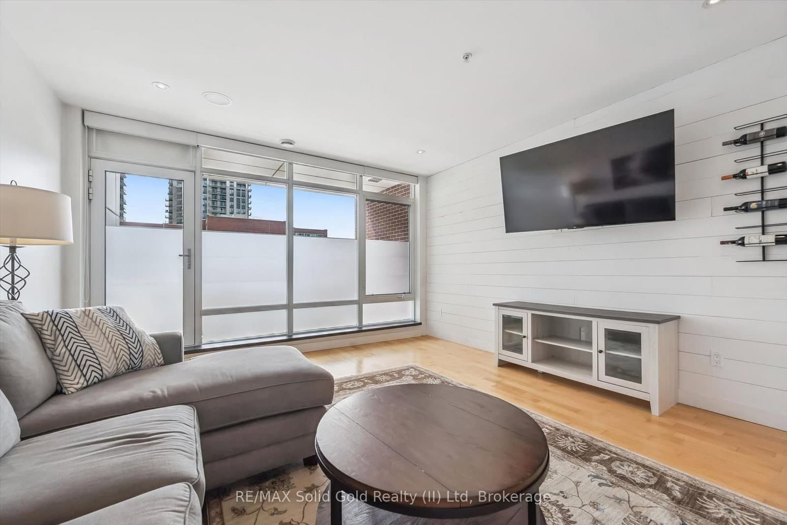 188 King Street S, Unit 209 thumbnail 27