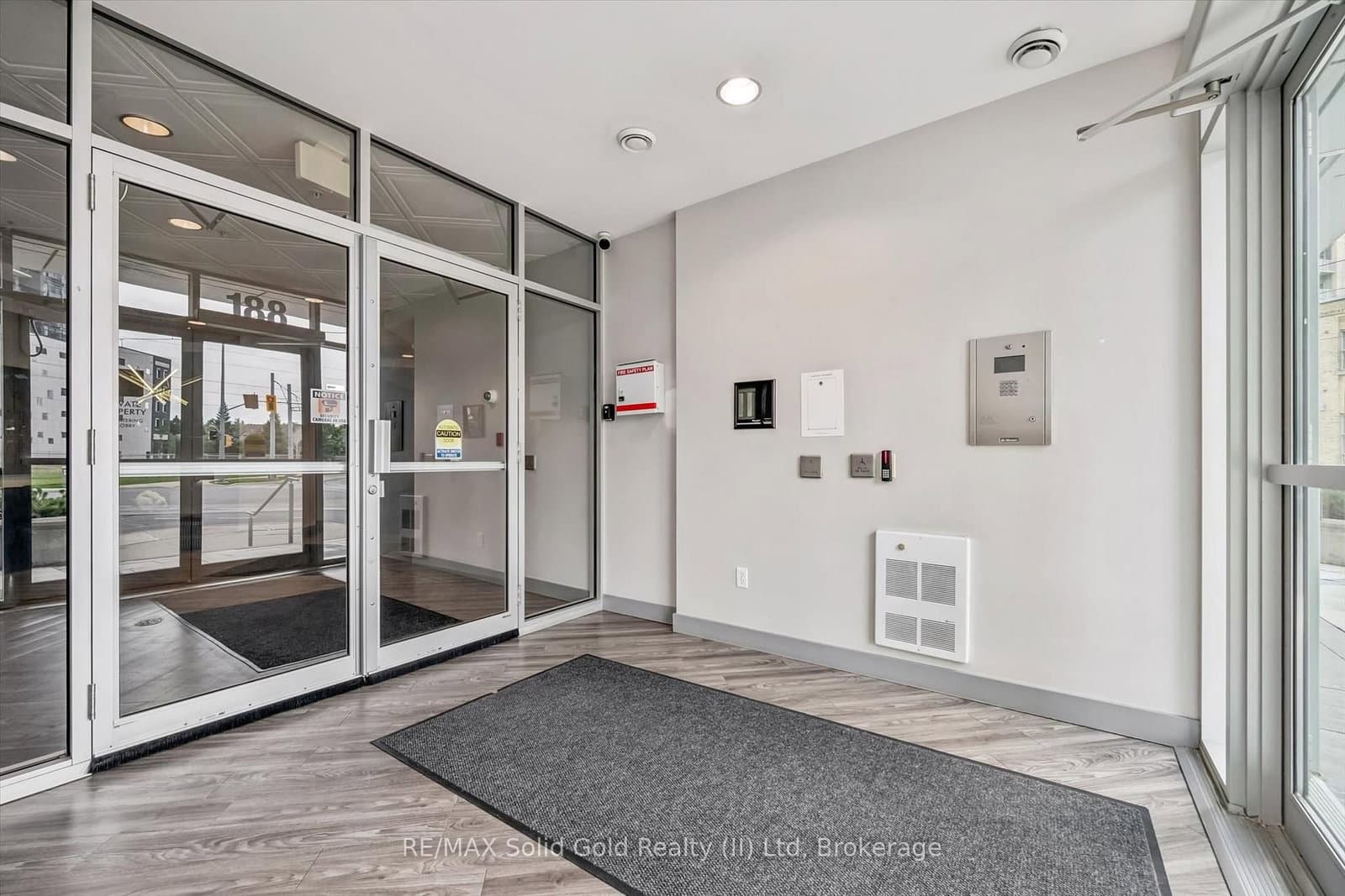 188 King Street S, Unit 209 thumbnail 6