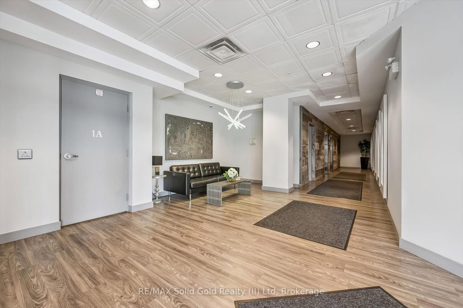 188 King Street S, Unit 209 thumbnail 8