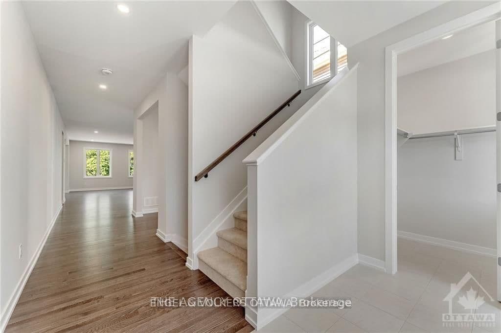 89 Hackamore Crescent thumbnail 2