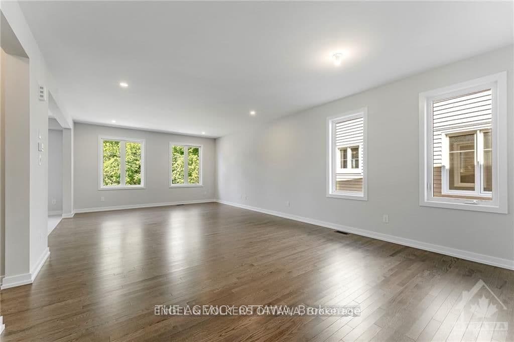 89 Hackamore Crescent thumbnail 4