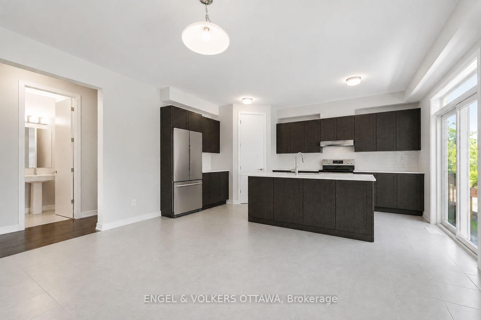 89 Hackamore Crescent thumbnail 6