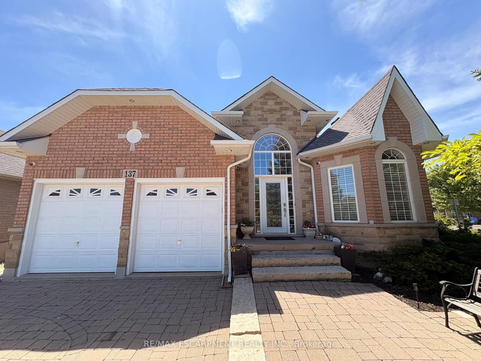 137 PINEHILL Drive - Image 1
