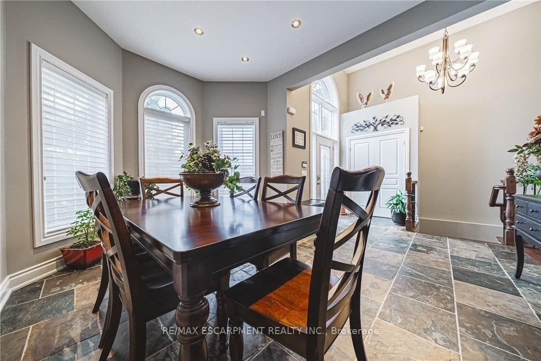 137 PINEHILL Drive thumbnail 12