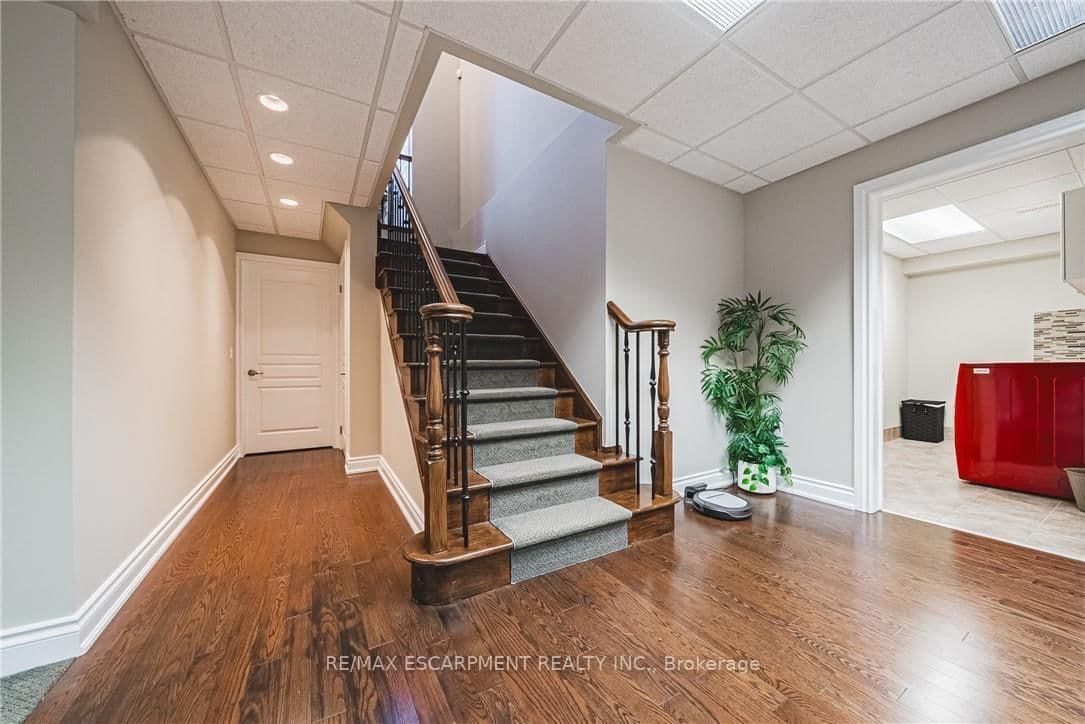 137 PINEHILL Drive thumbnail 28