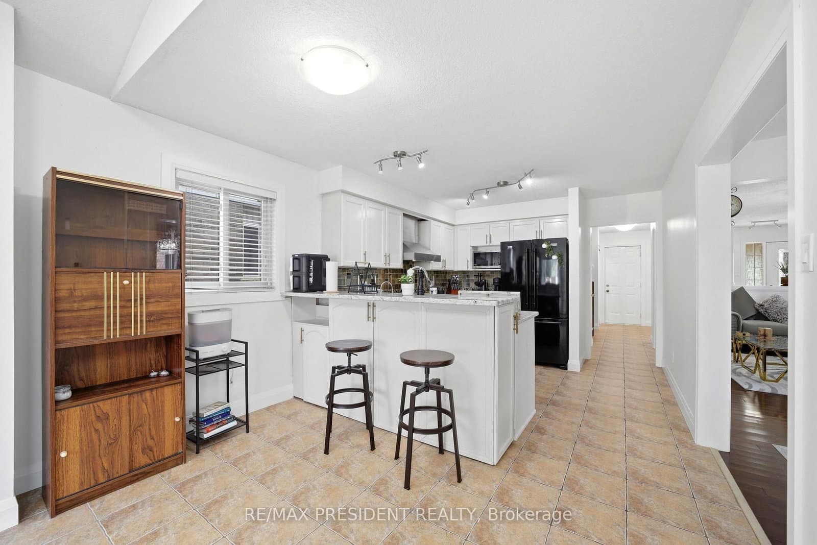 60 Steepleridge Street thumbnail 9