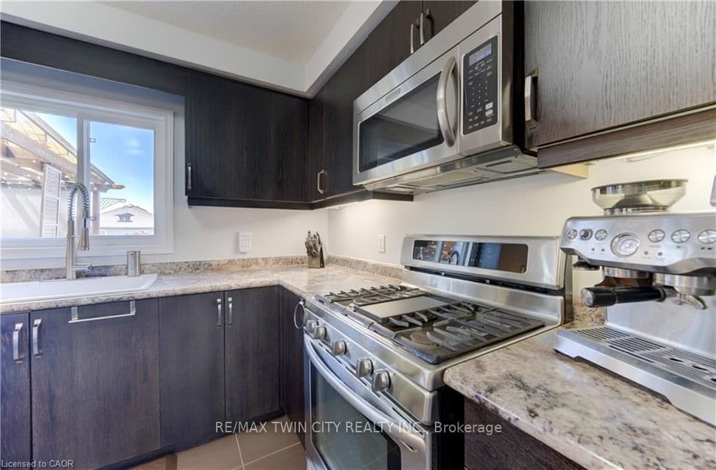 232 CRANBROOK Street thumbnail 14