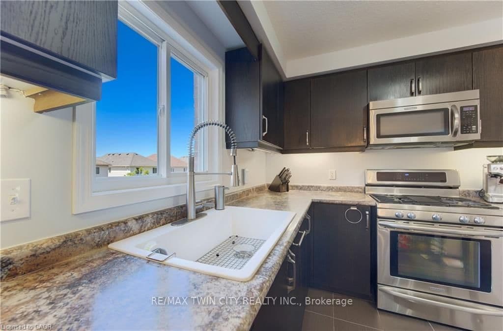 232 CRANBROOK Street thumbnail 15