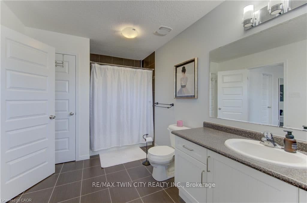 232 CRANBROOK Street thumbnail 19
