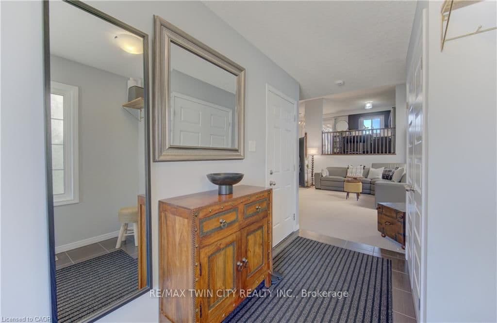 232 CRANBROOK Street thumbnail 4