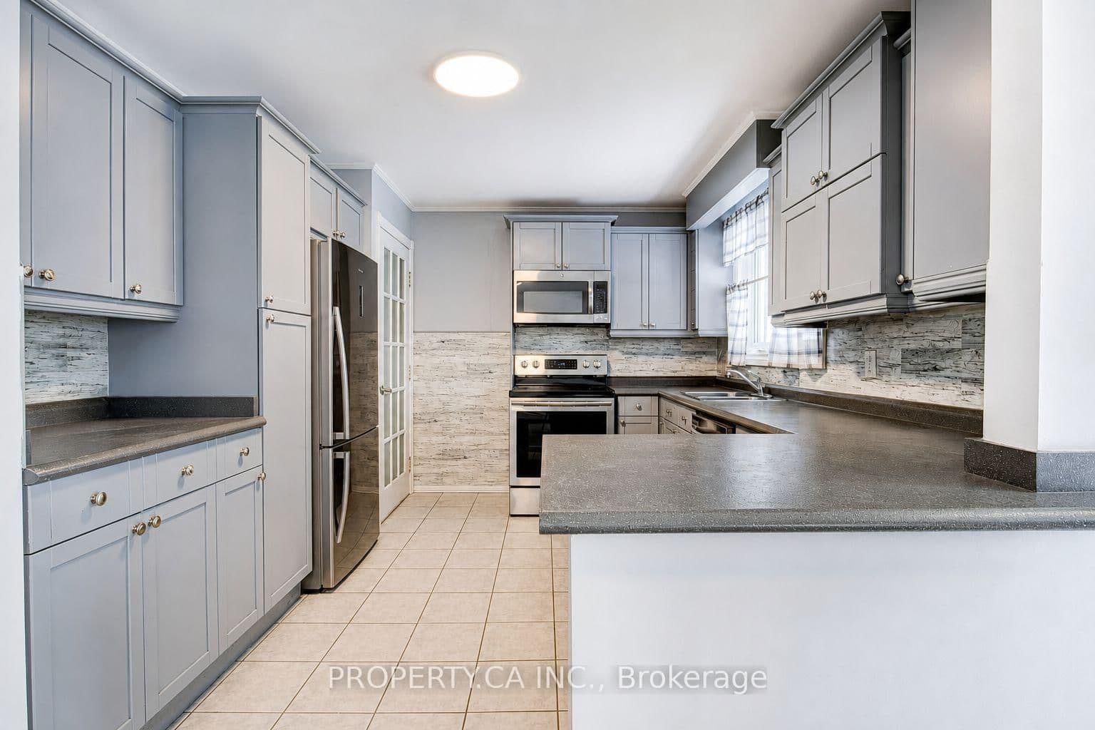 71 Highpark Avenue, Unit Upper thumbnail 3