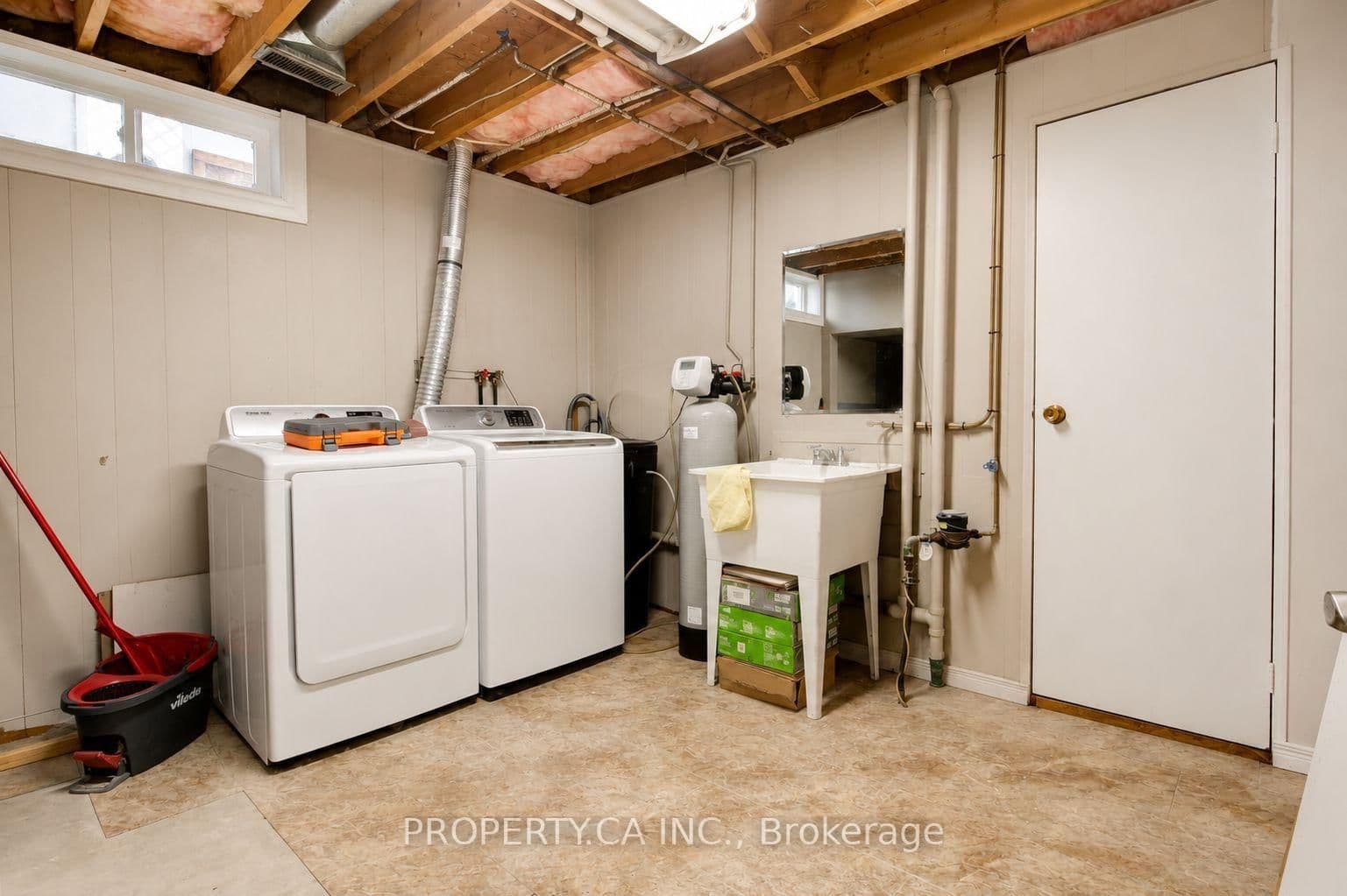 71 Highpark Avenue, Unit Lower thumbnail 10