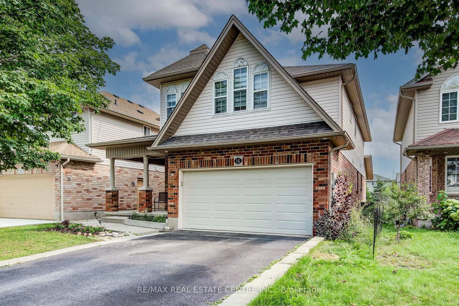 16 Paulstown Crescent - Image 1