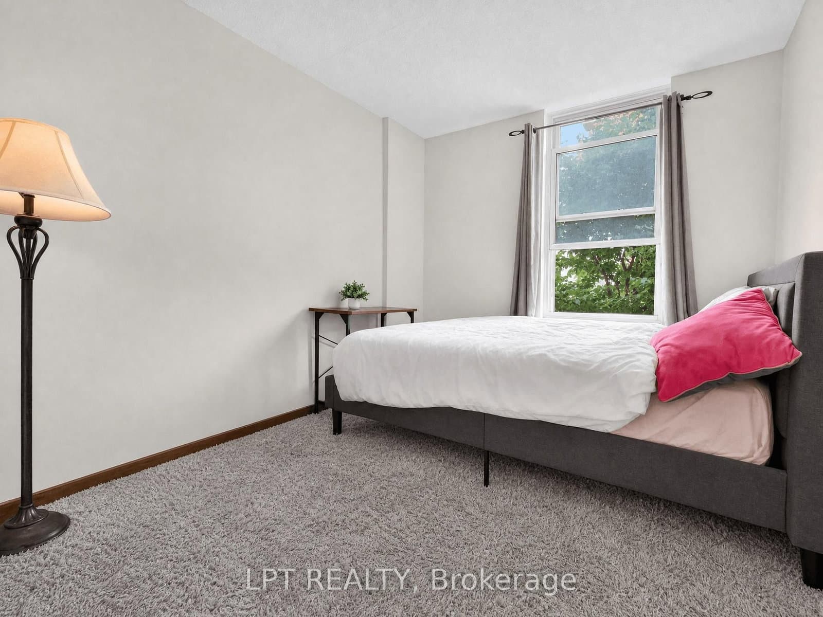 50 Burnside Avenue, Unit 203 thumbnail 18