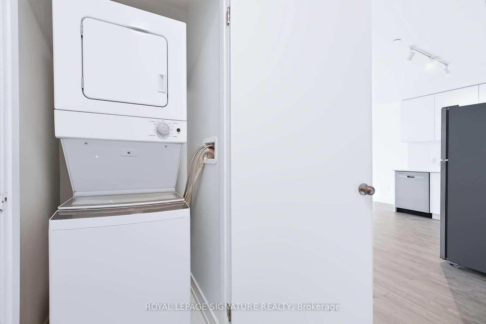 16 Melbourne Avenue, Unit 316B thumbnail 3