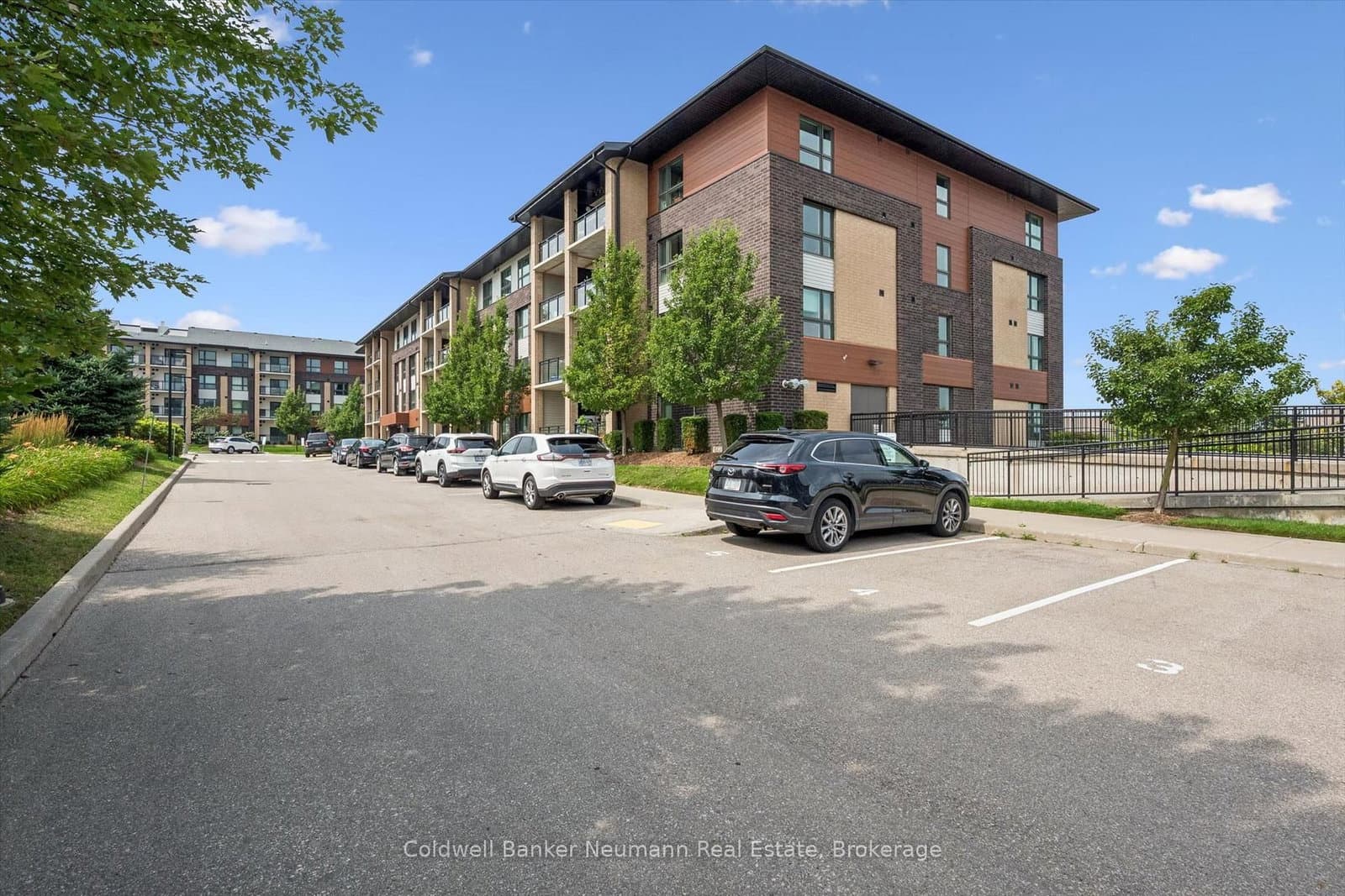 17 Kay Crescent, Unit 412 thumbnail 2