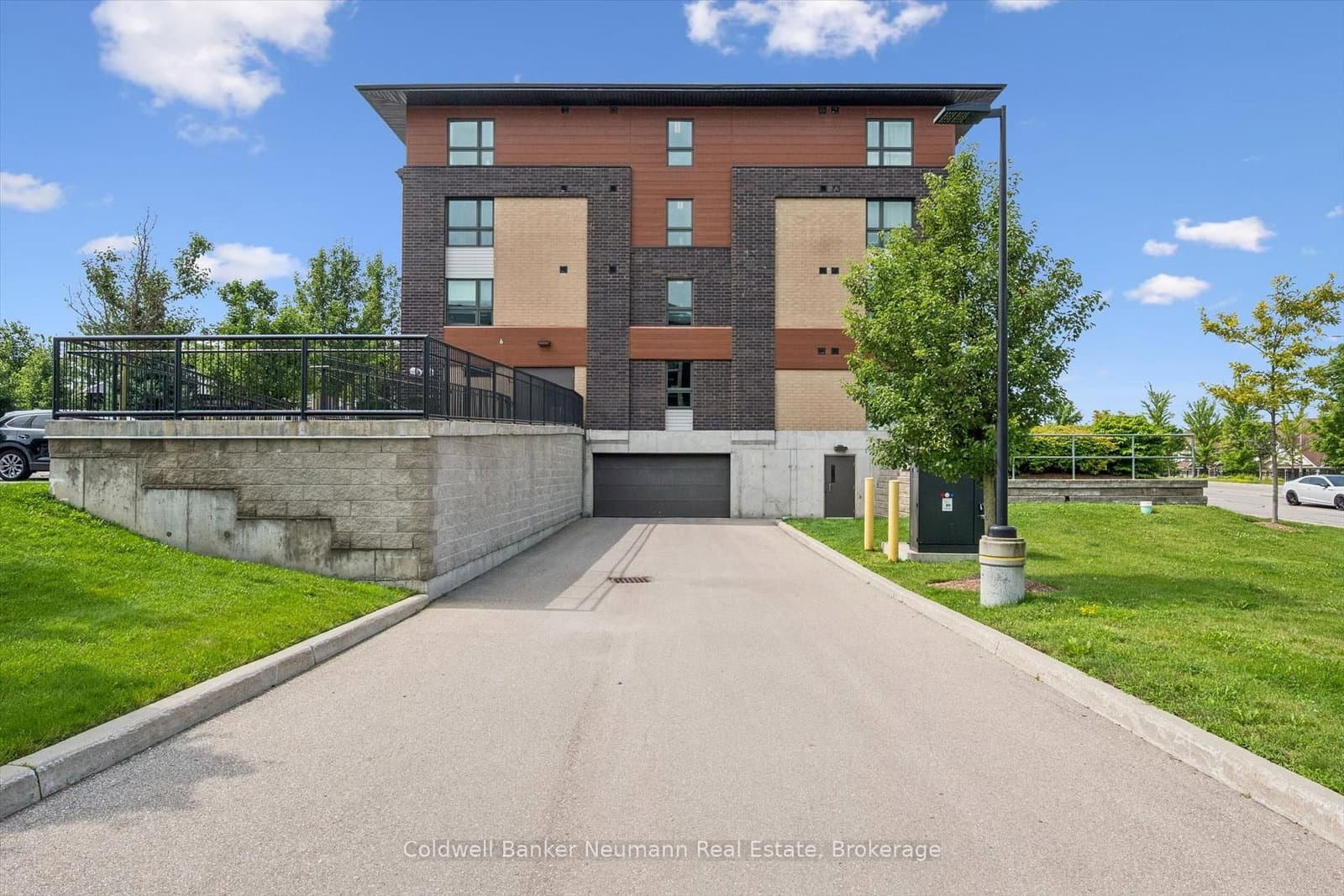 17 Kay Crescent, Unit 412 thumbnail 3