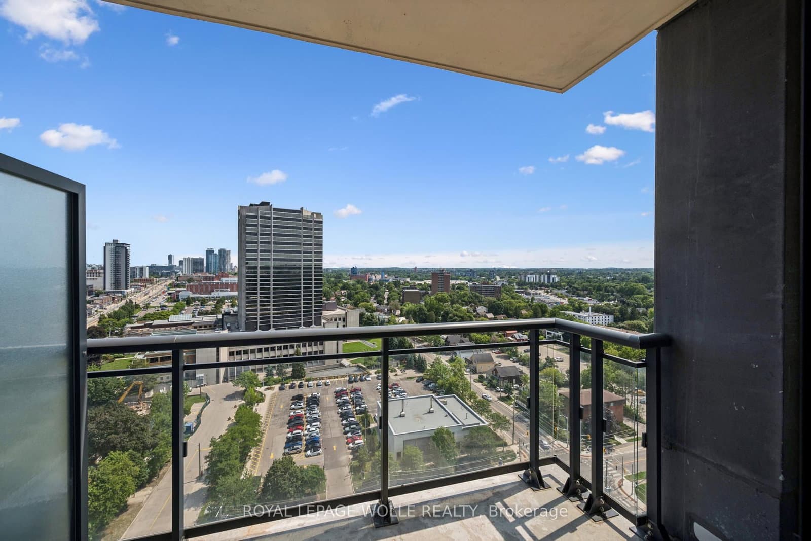 155 Caroline Street S, Unit 1807 thumbnail 11