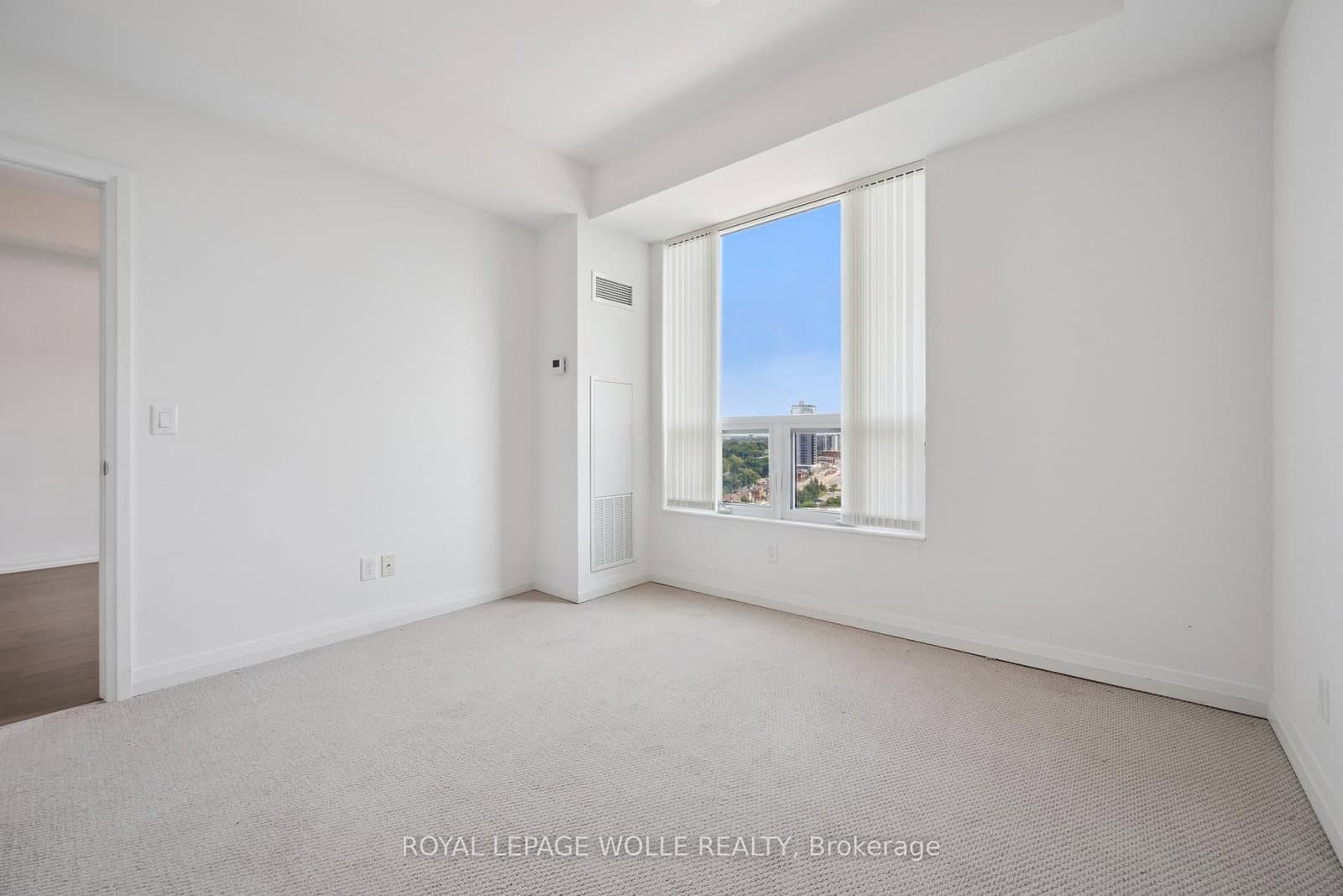 155 Caroline Street S, Unit 1807 thumbnail 20