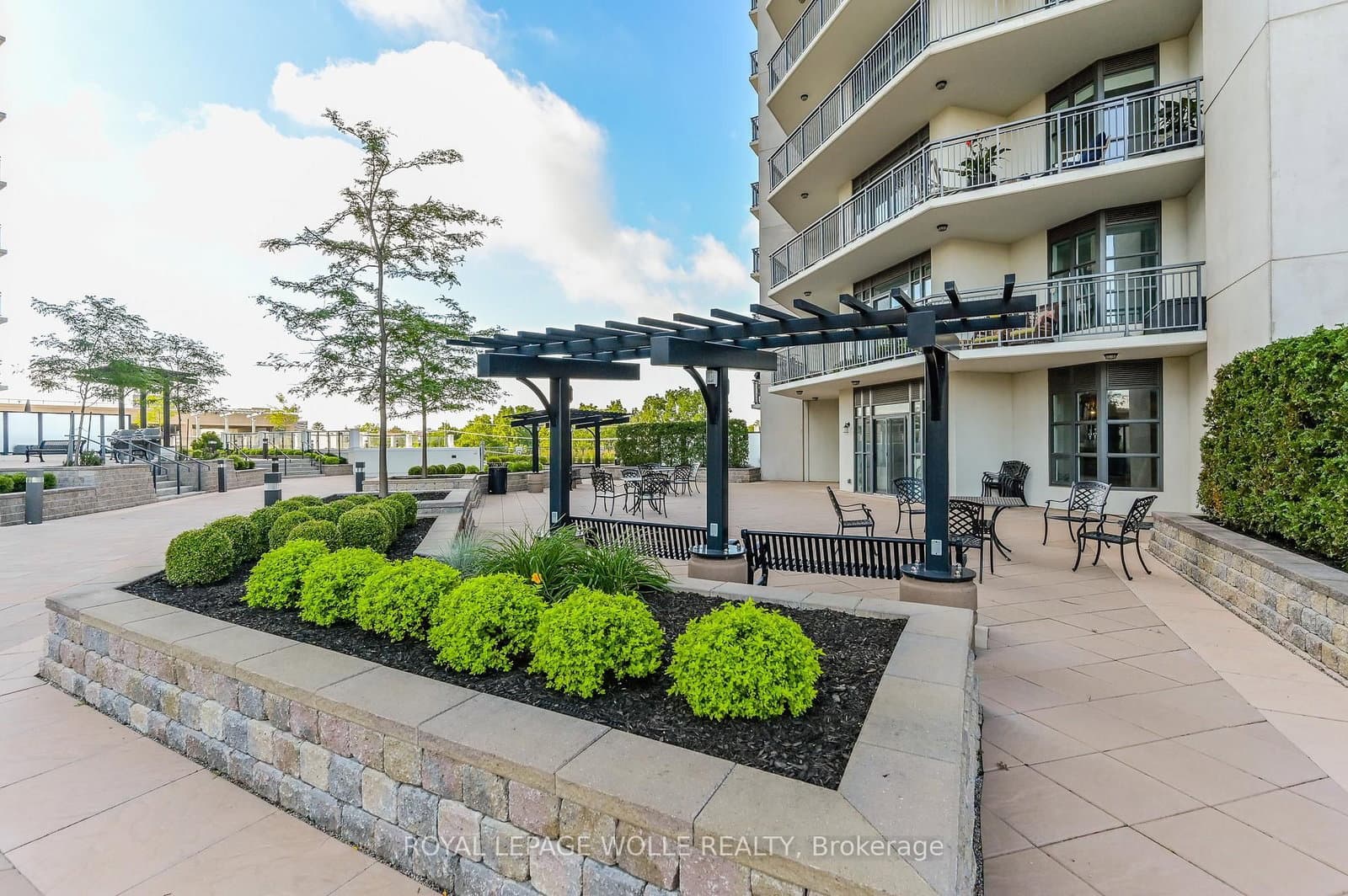 155 Caroline Street S, Unit 1807 thumbnail 28