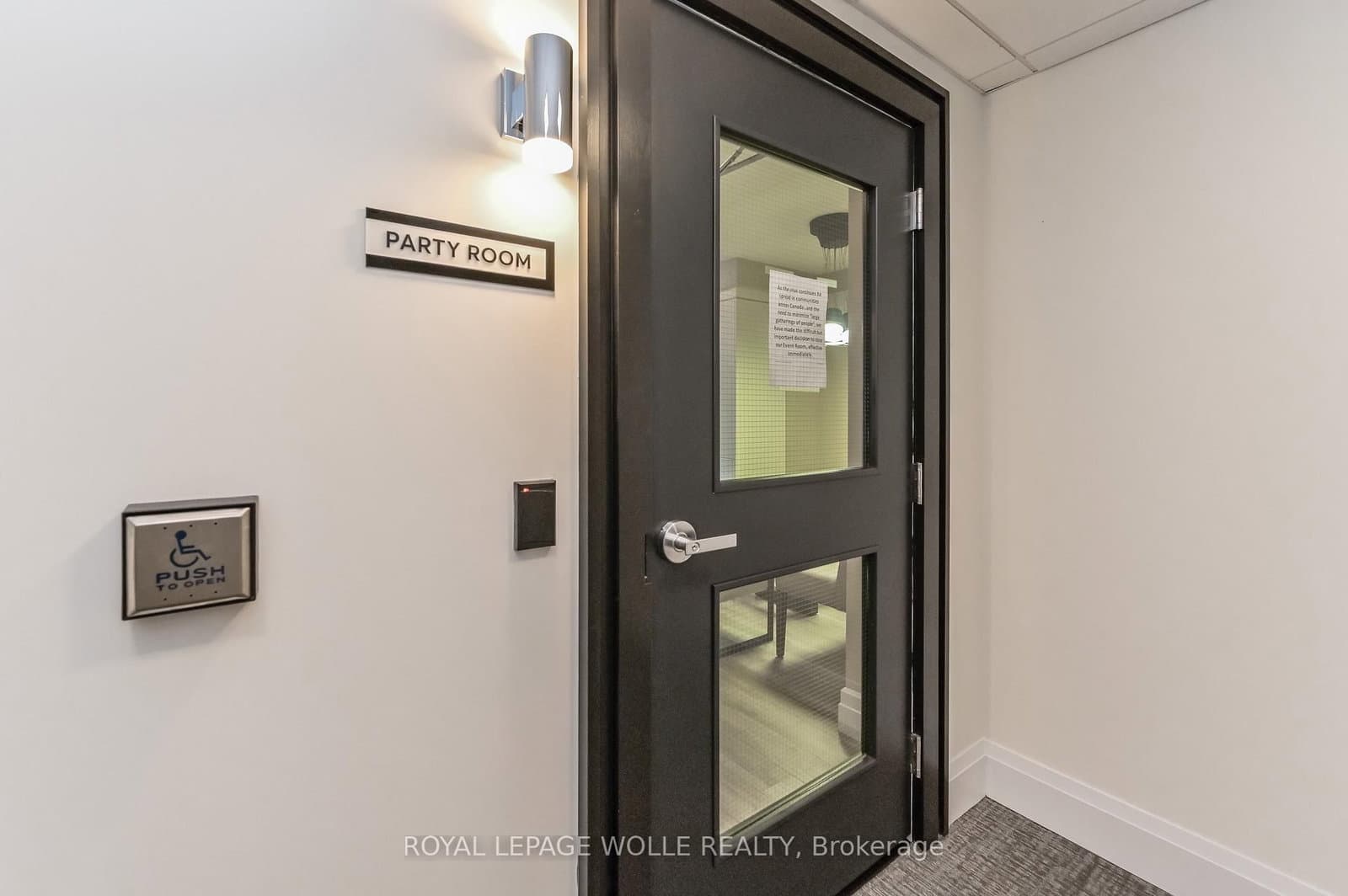 155 Caroline Street S, Unit 1807 thumbnail 29