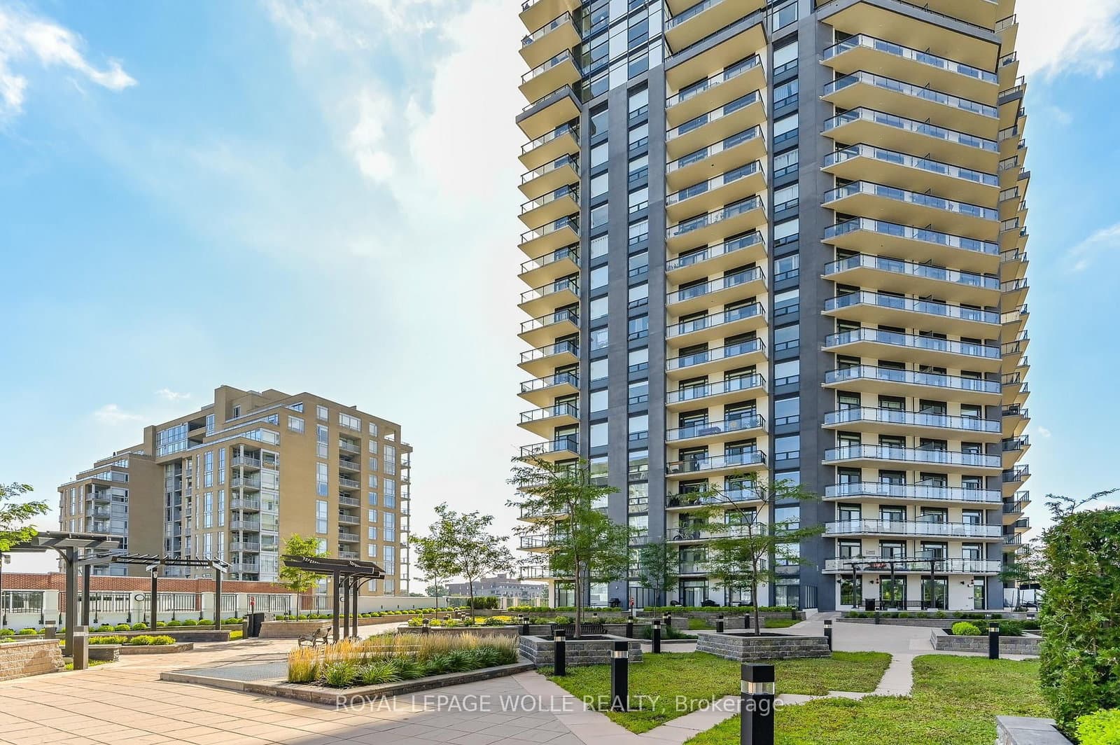 155 Caroline Street S, Unit 1807 thumbnail 41