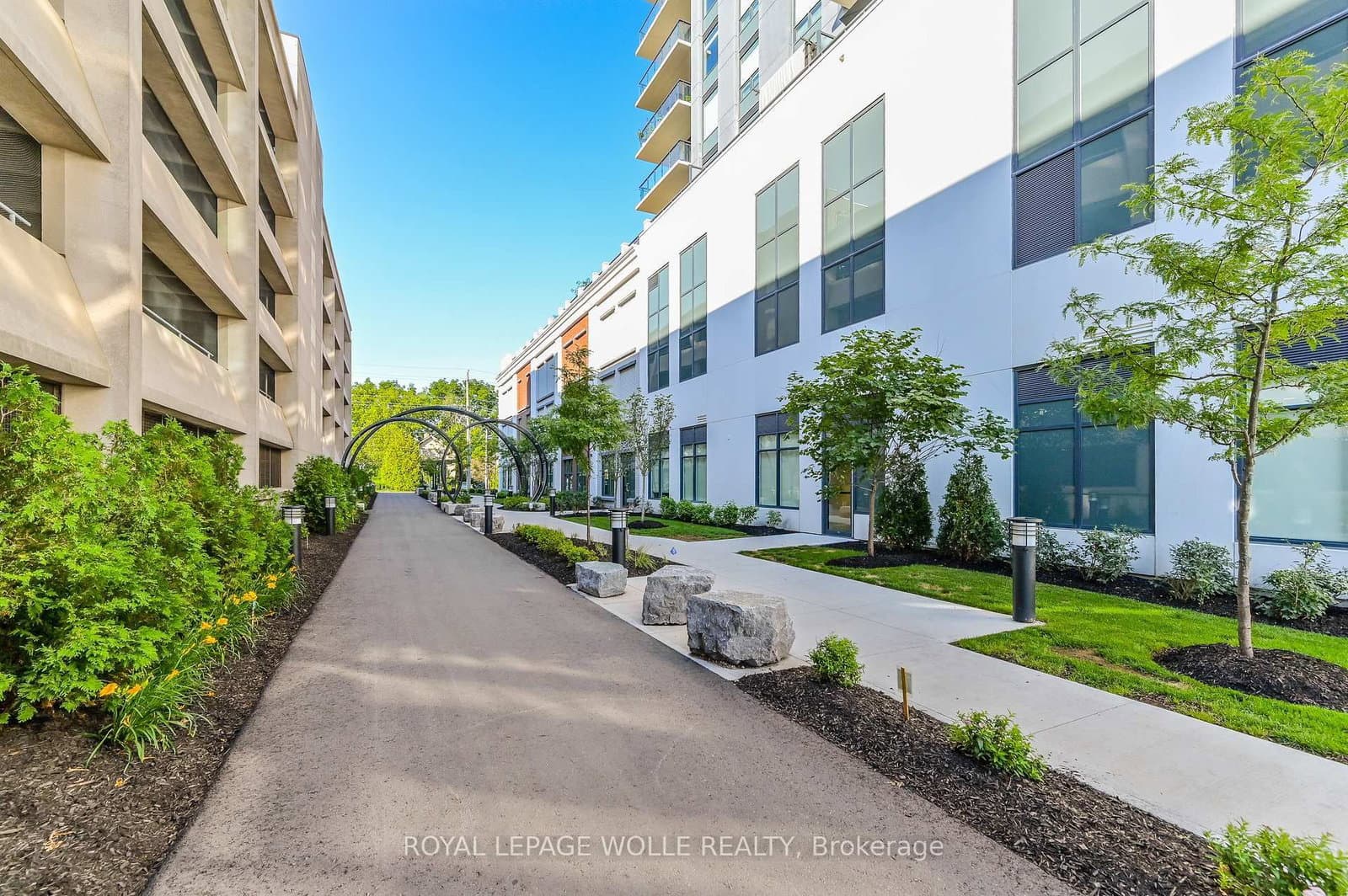 155 Caroline Street S, Unit 1807 thumbnail 45