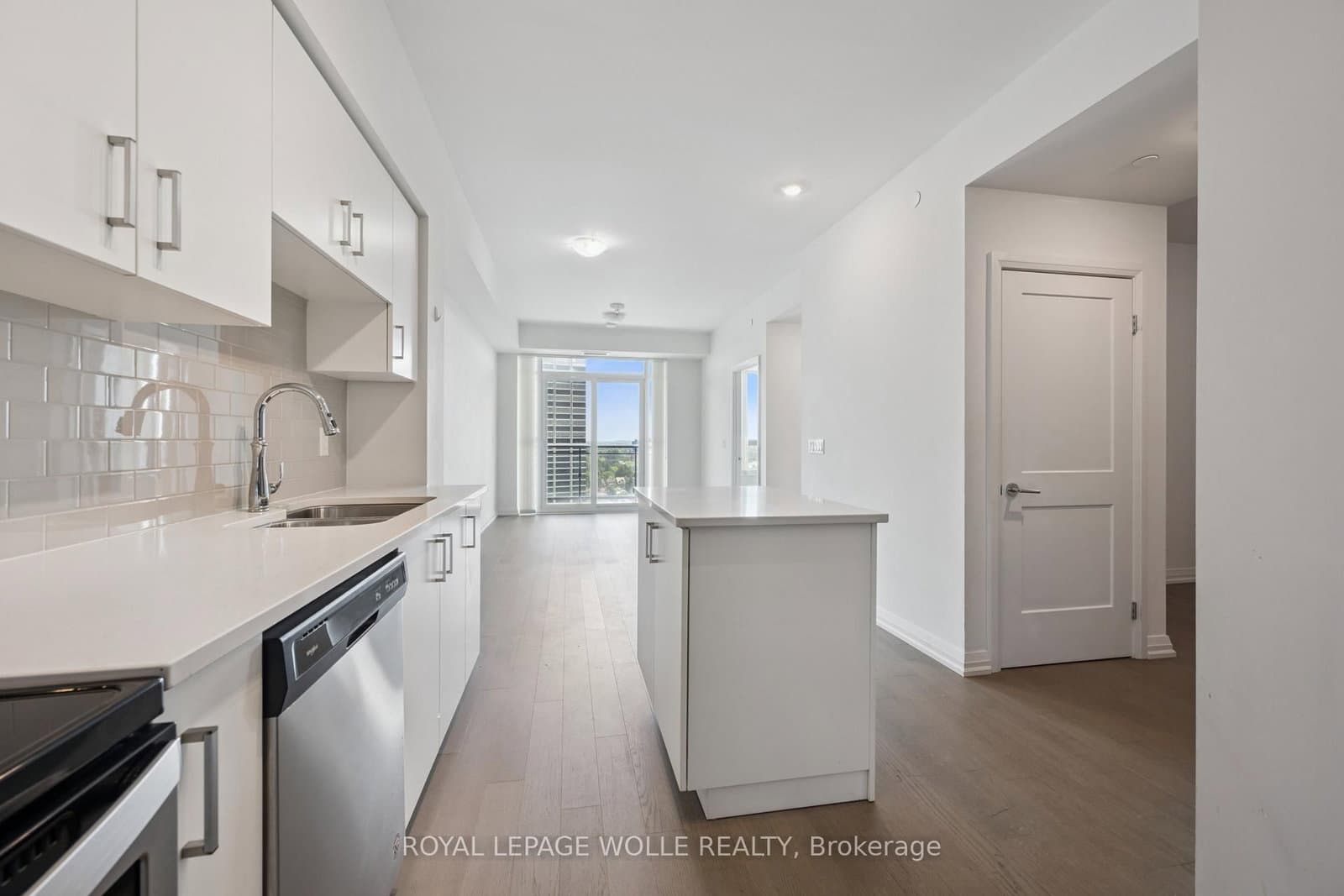 155 Caroline Street S, Unit 1807 thumbnail 8
