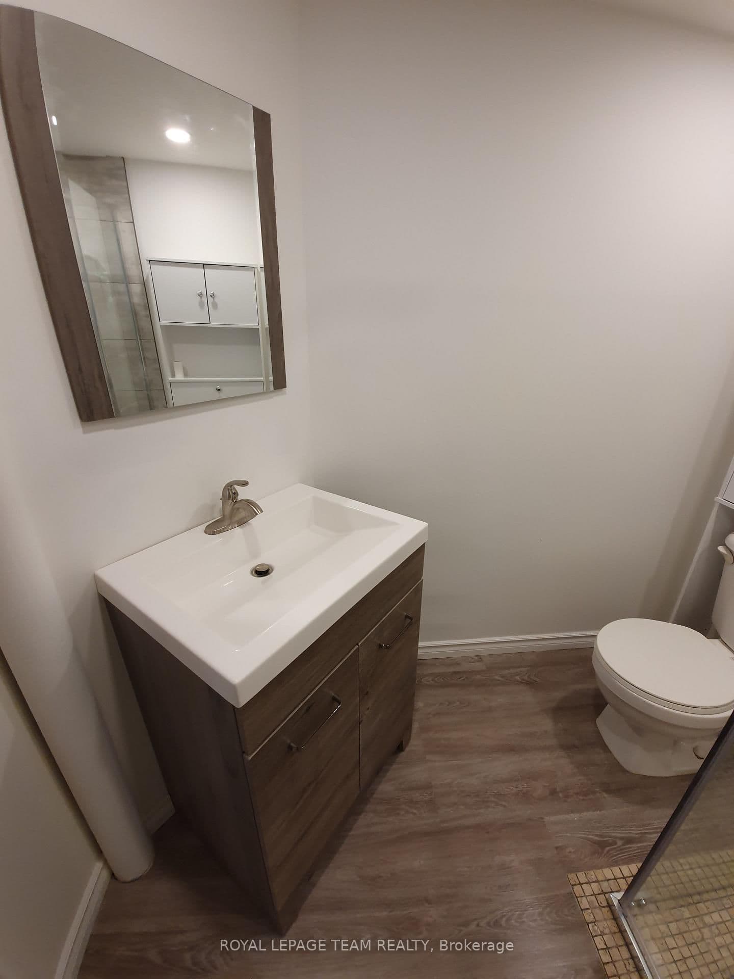 1015 Pinecrest Road, Unit UPSTRS thumbnail 10