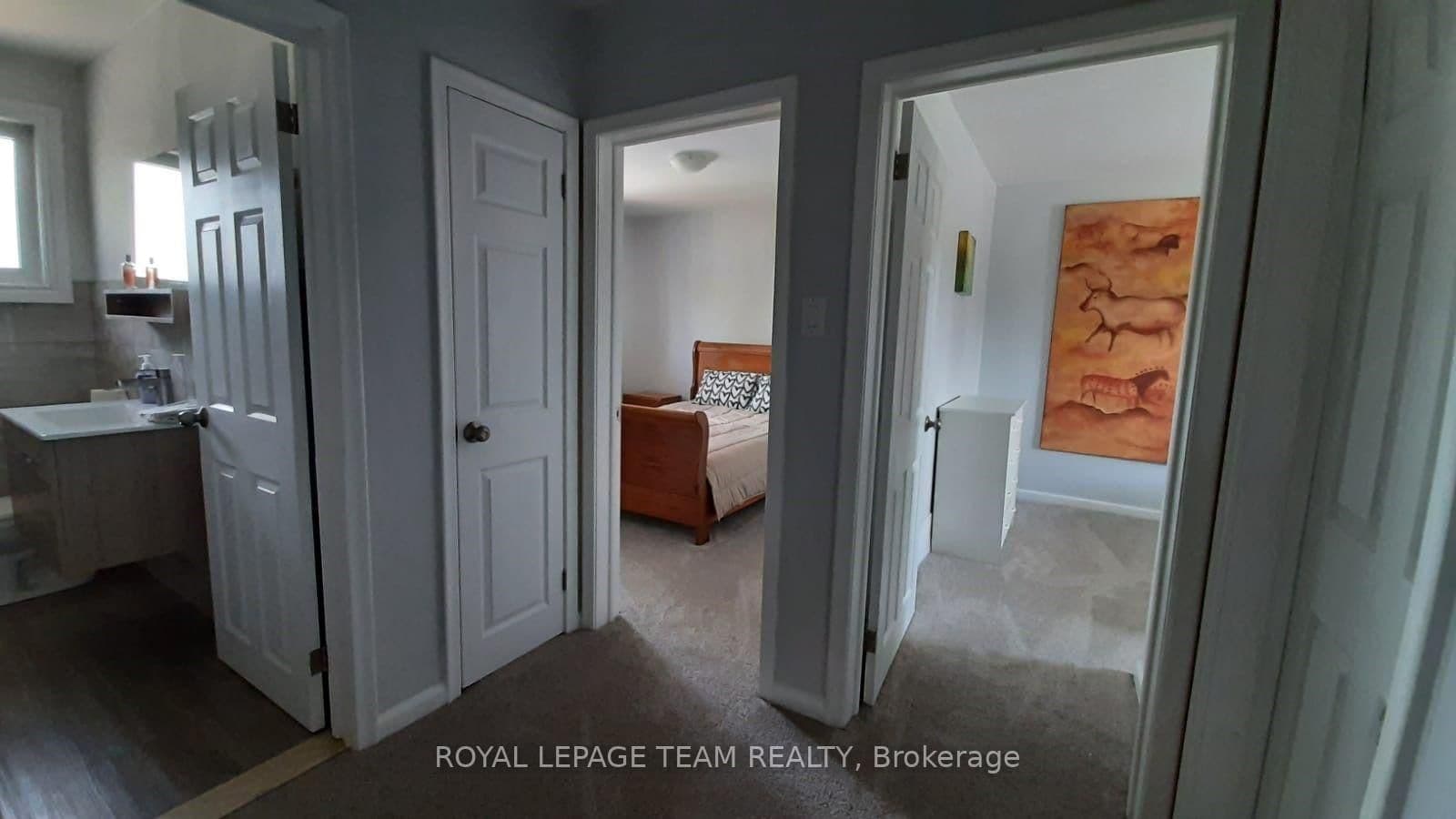 1015 Pinecrest Road, Unit UPSTRS thumbnail 5