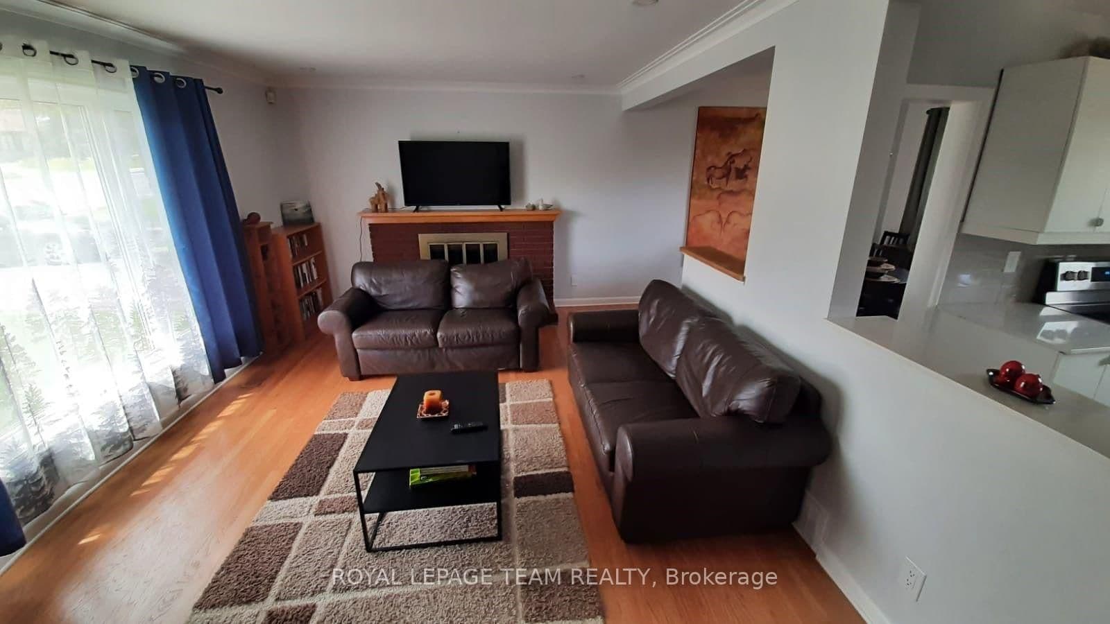 1015 Pinecrest Road, Unit UPSTRS thumbnail 8