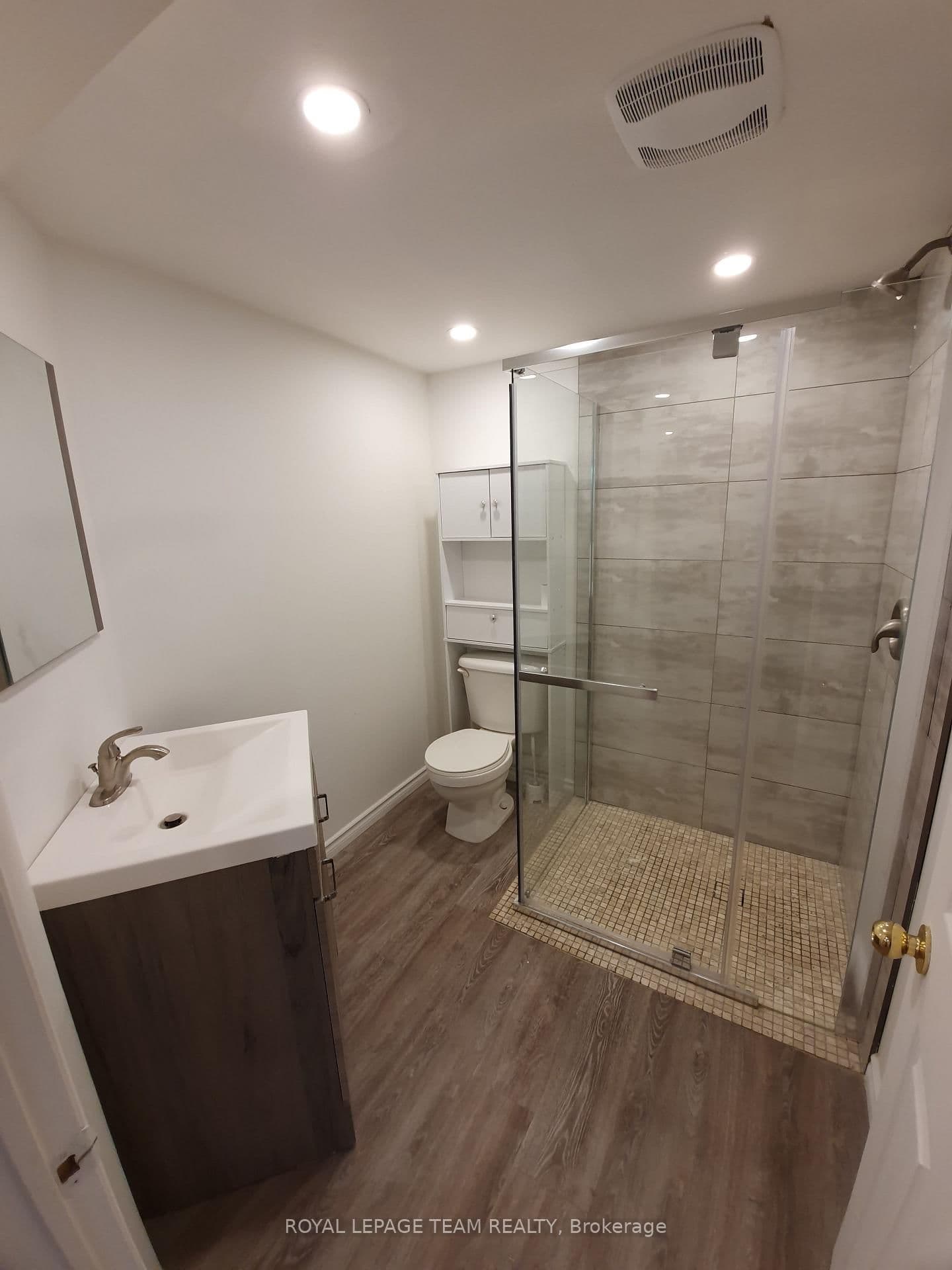 1015 Pinecrest Road, Unit UPSTRS thumbnail 9