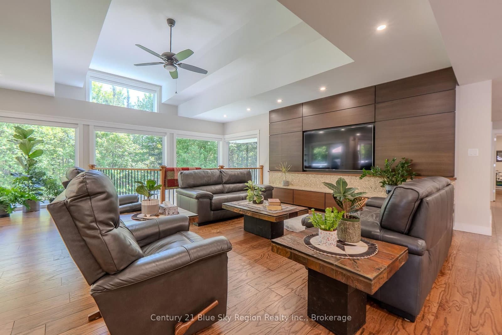 395 Carmichael Drive thumbnail 9