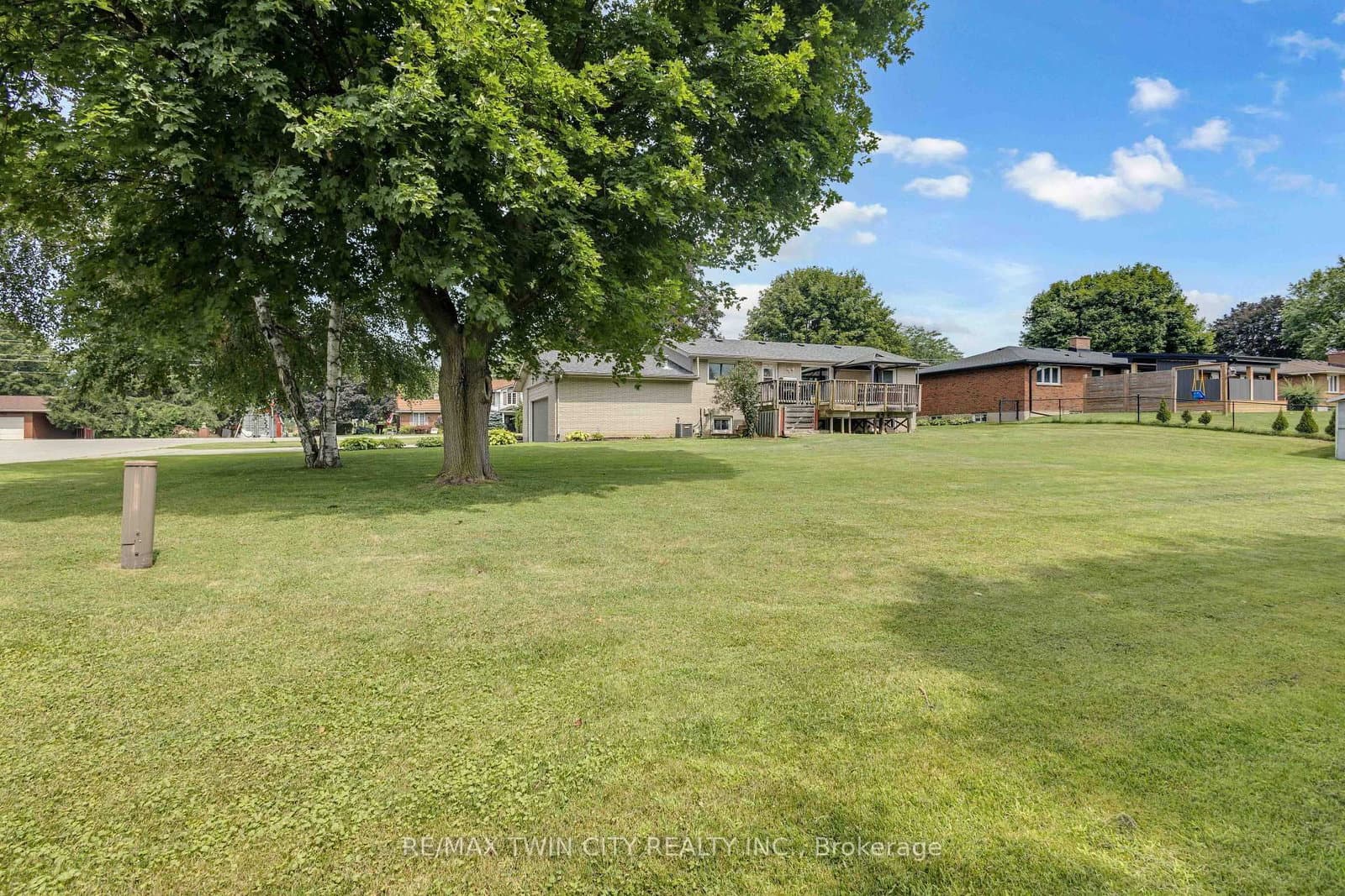 60 Brown Avenue thumbnail 40