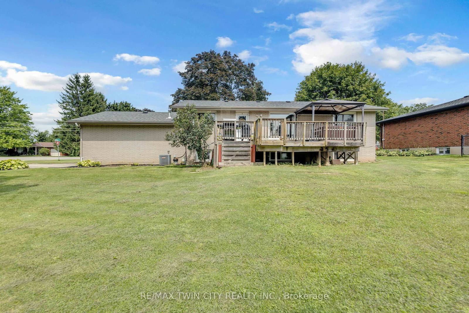 60 Brown Avenue thumbnail 41
