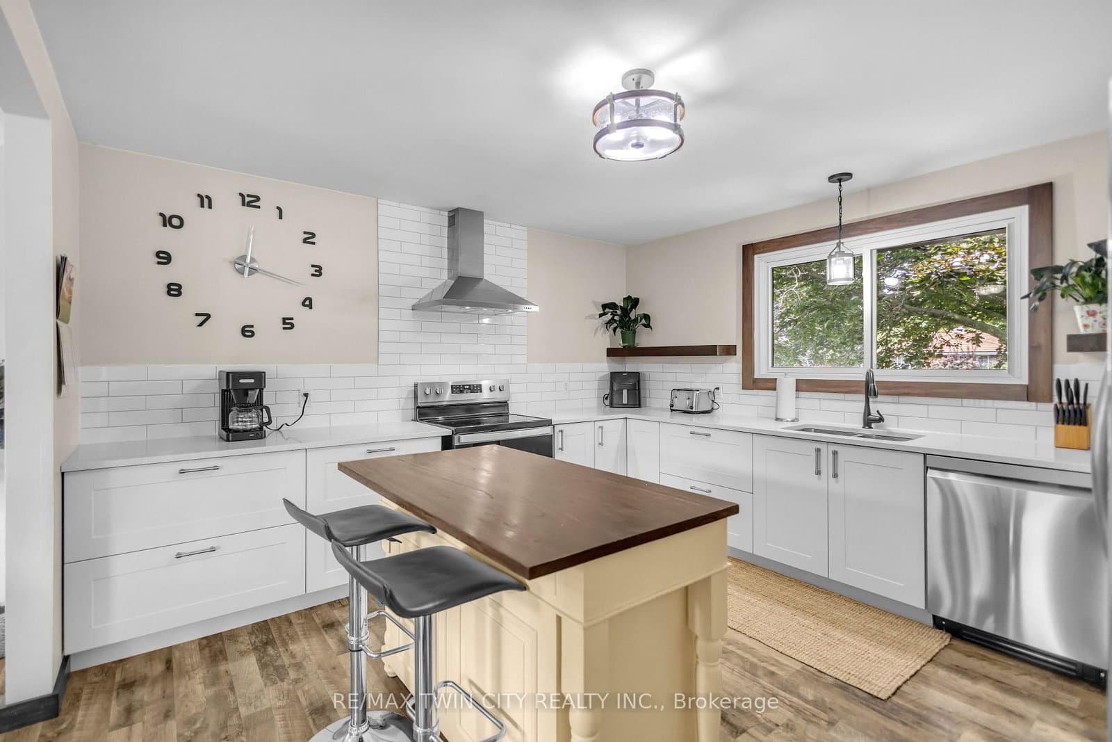60 Brown Avenue thumbnail 5