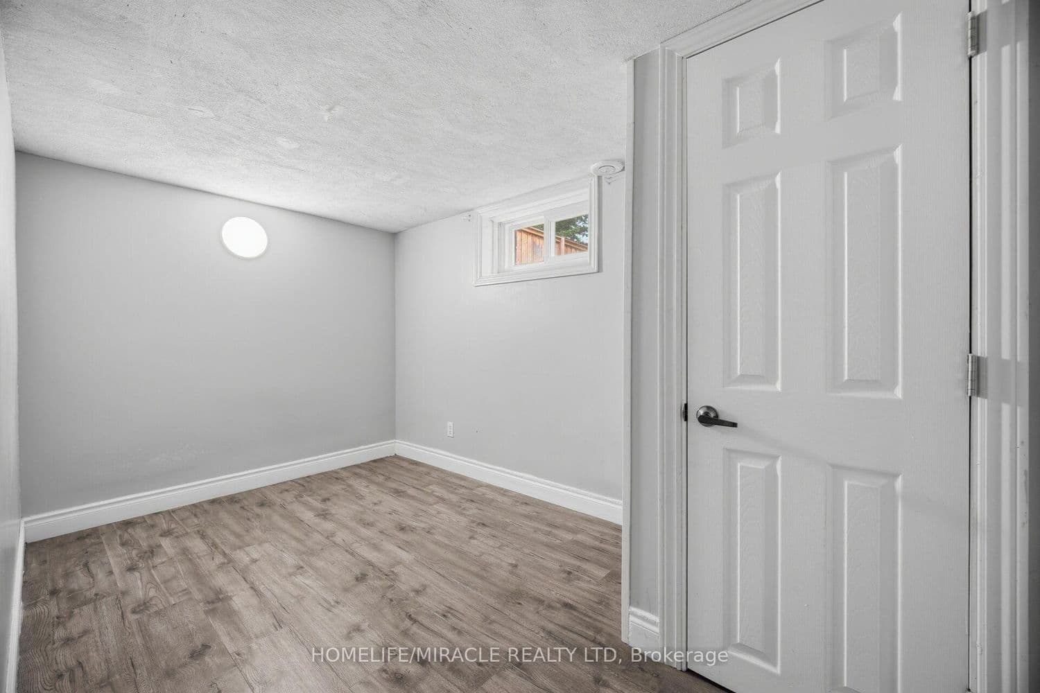 199 Allen Street E thumbnail 42