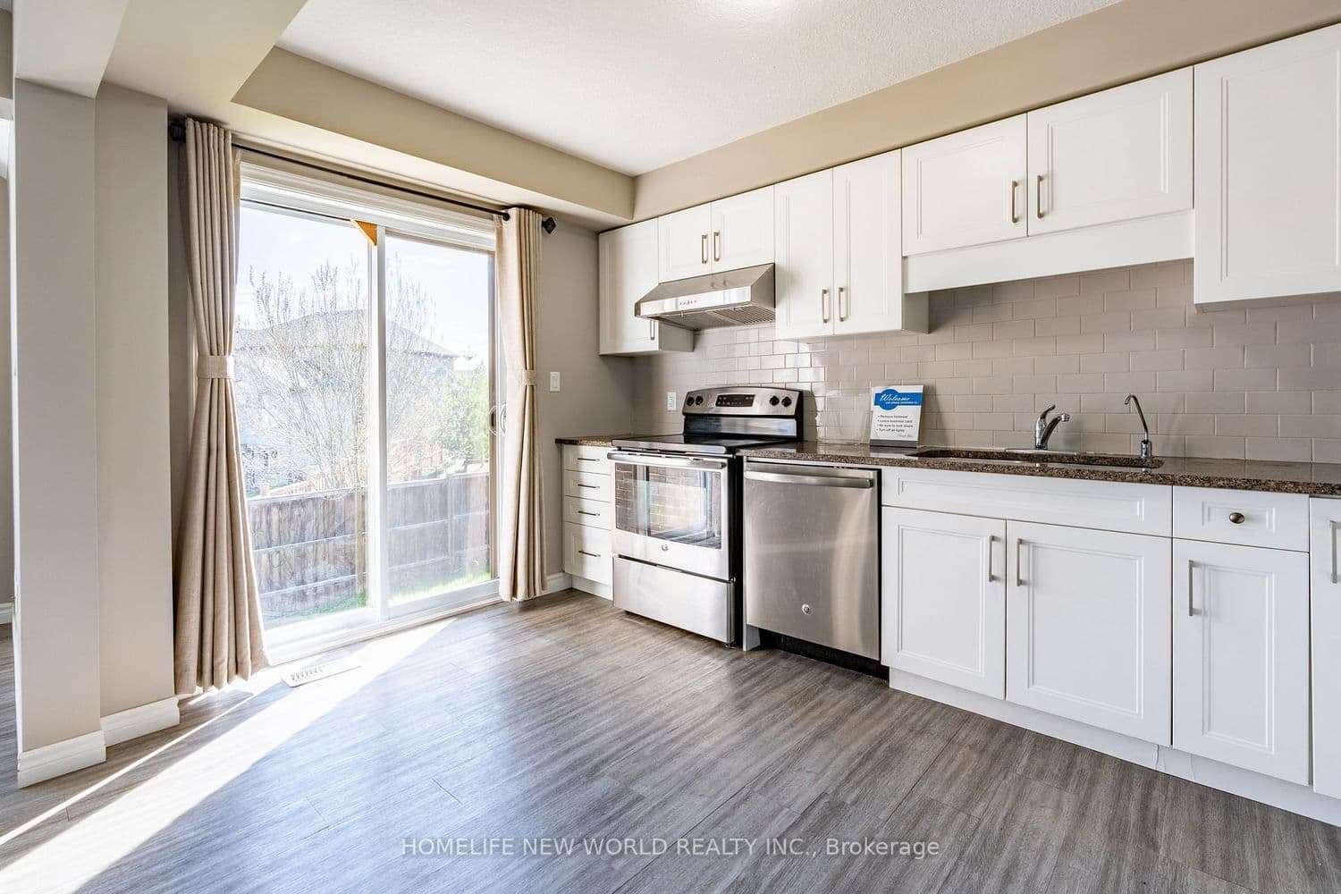 452 Avens Street thumbnail 9