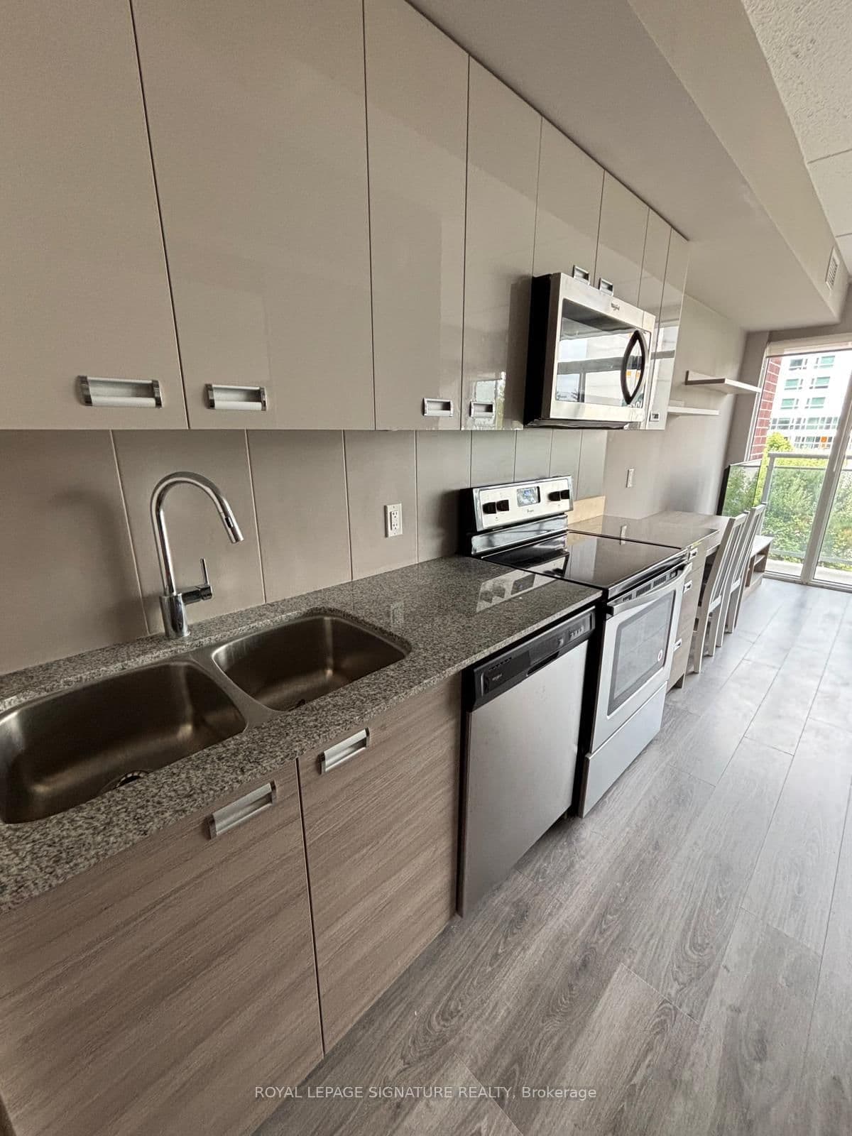 308 Lester Street, Unit 306 thumbnail 11