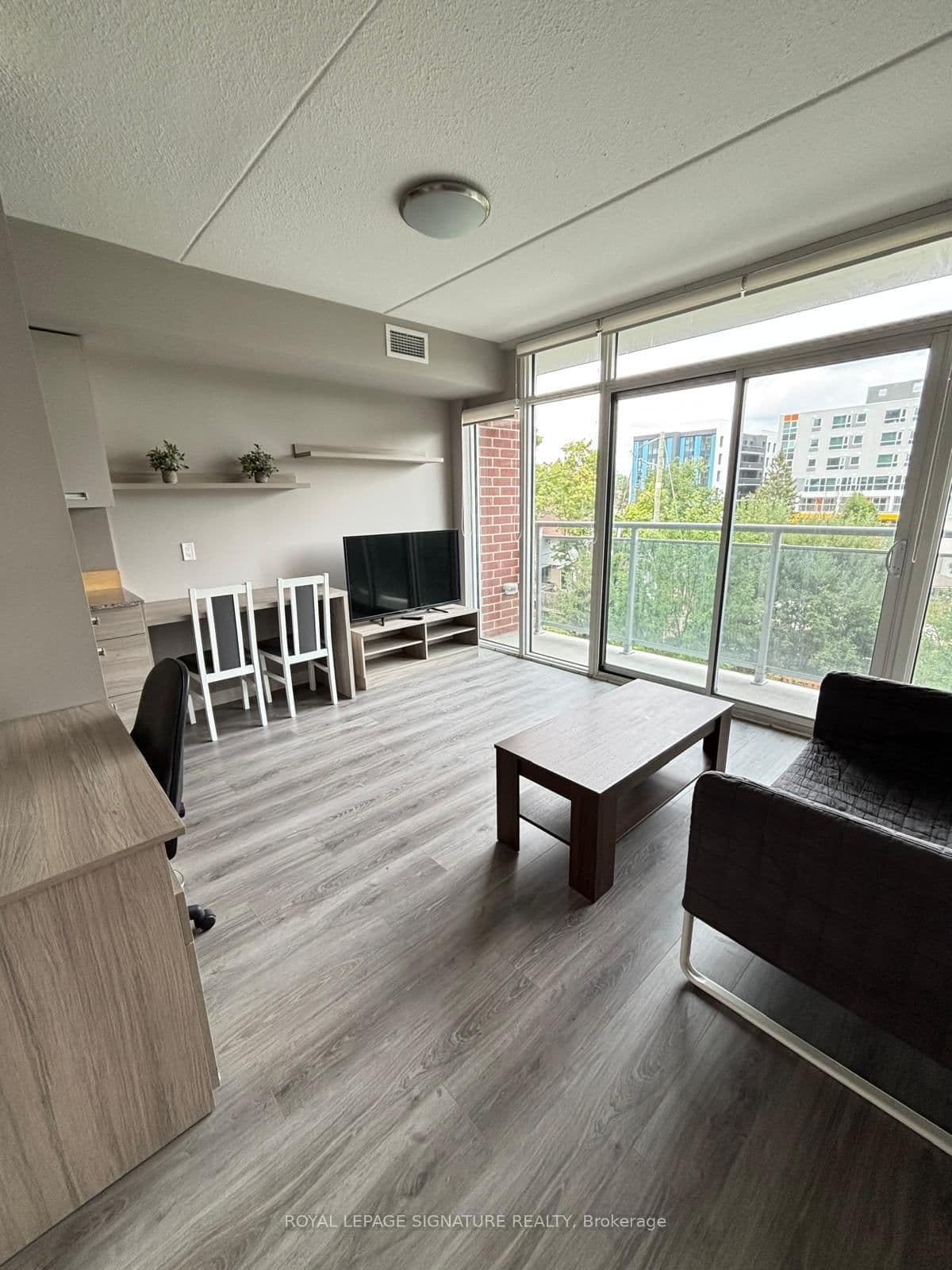 308 Lester Street, Unit 306 thumbnail 17