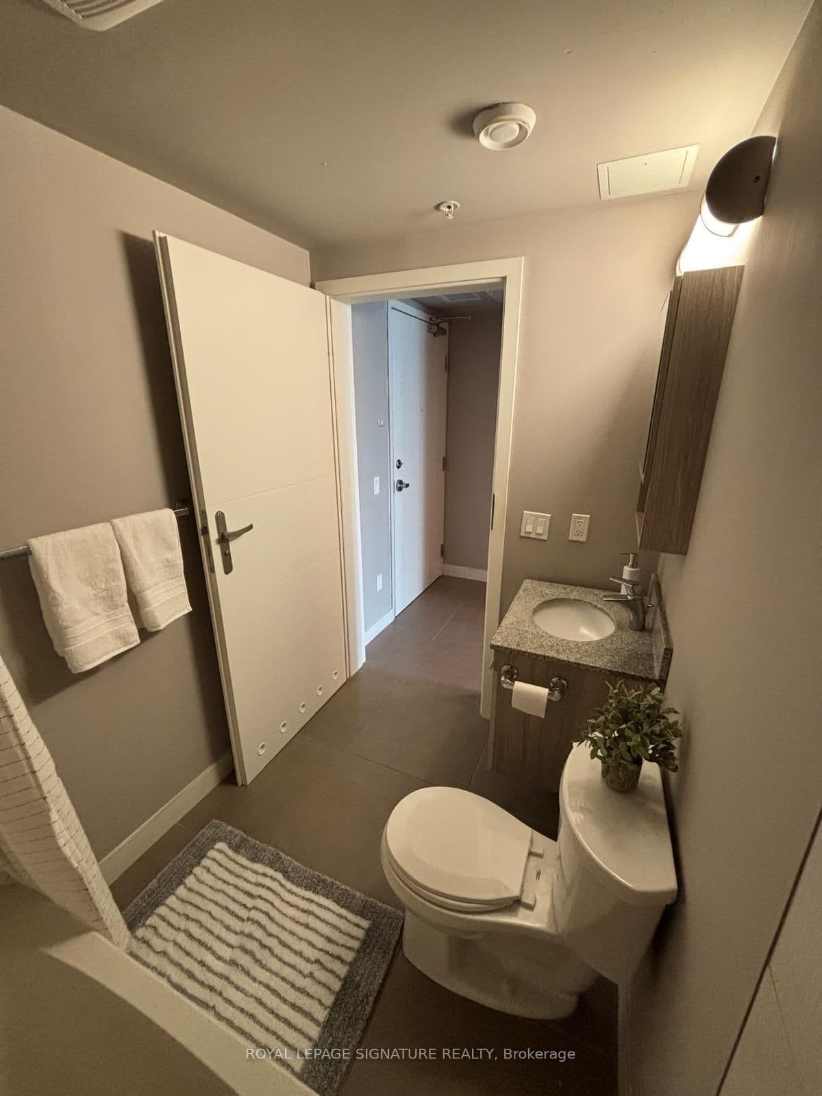 308 Lester Street, Unit 306 thumbnail 23
