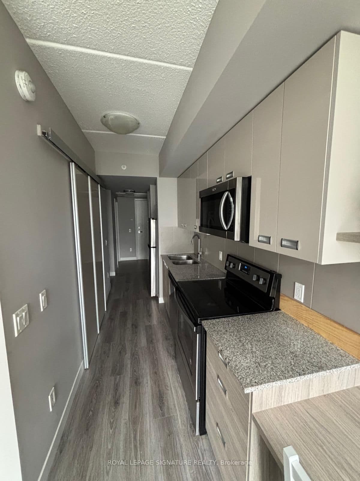 308 Lester Street, Unit 306 thumbnail 9