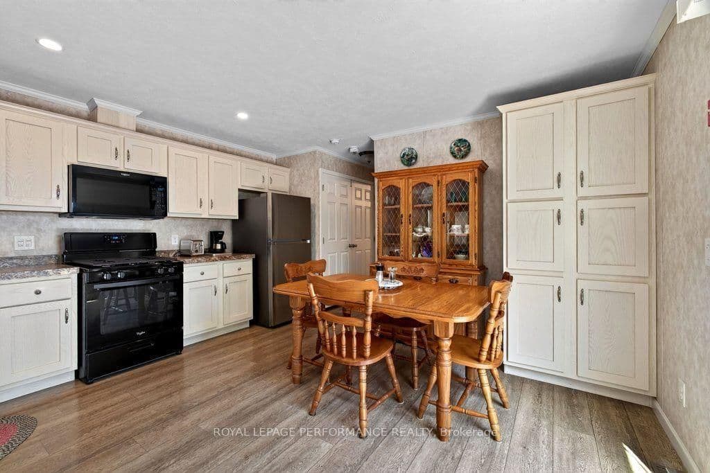 16 Eastgate Avenue thumbnail 22