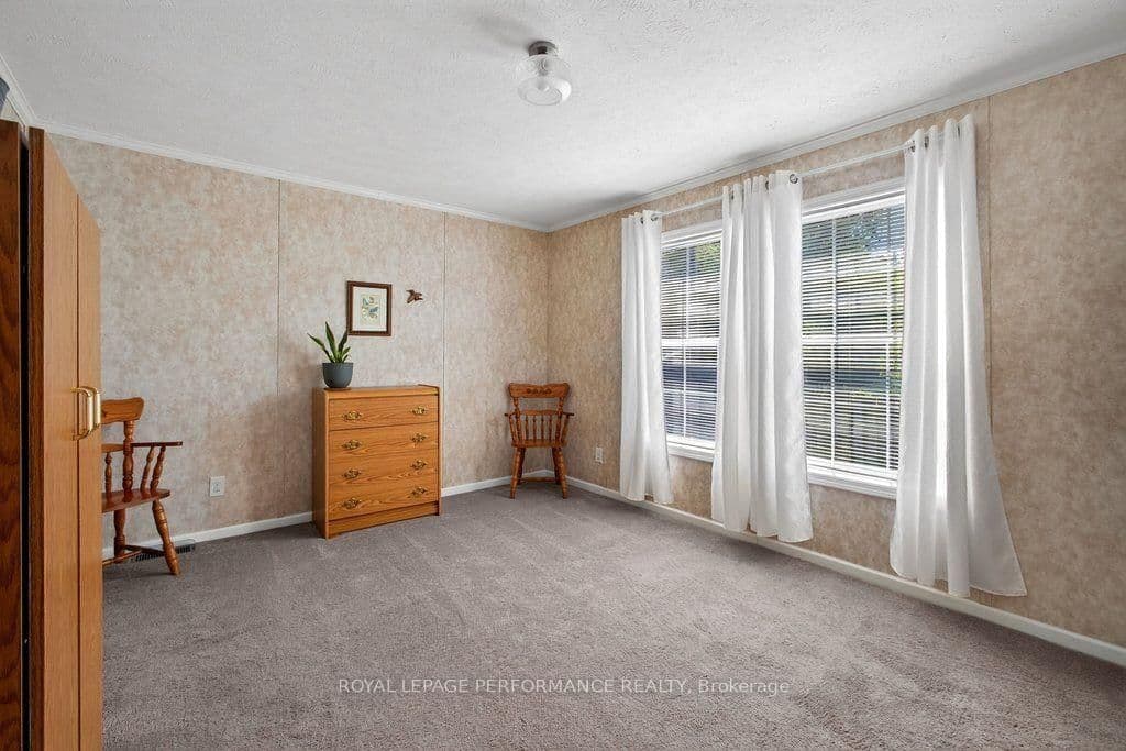 16 Eastgate Avenue thumbnail 25