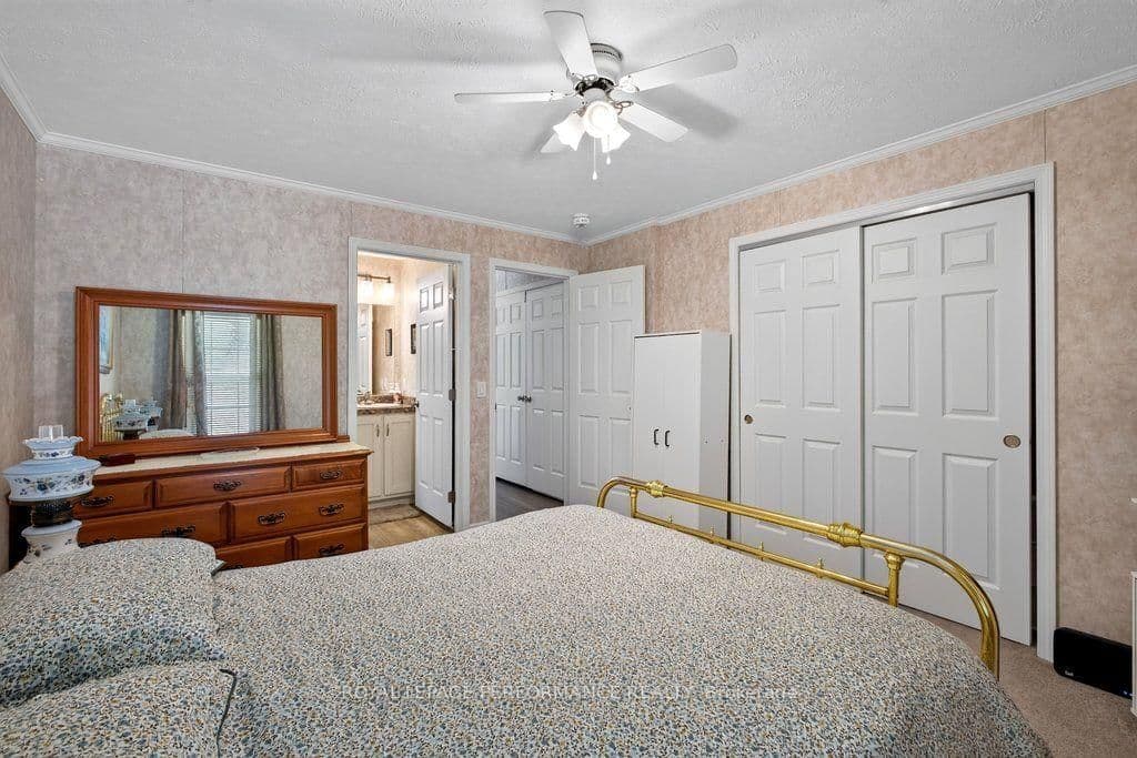 16 Eastgate Avenue thumbnail 35