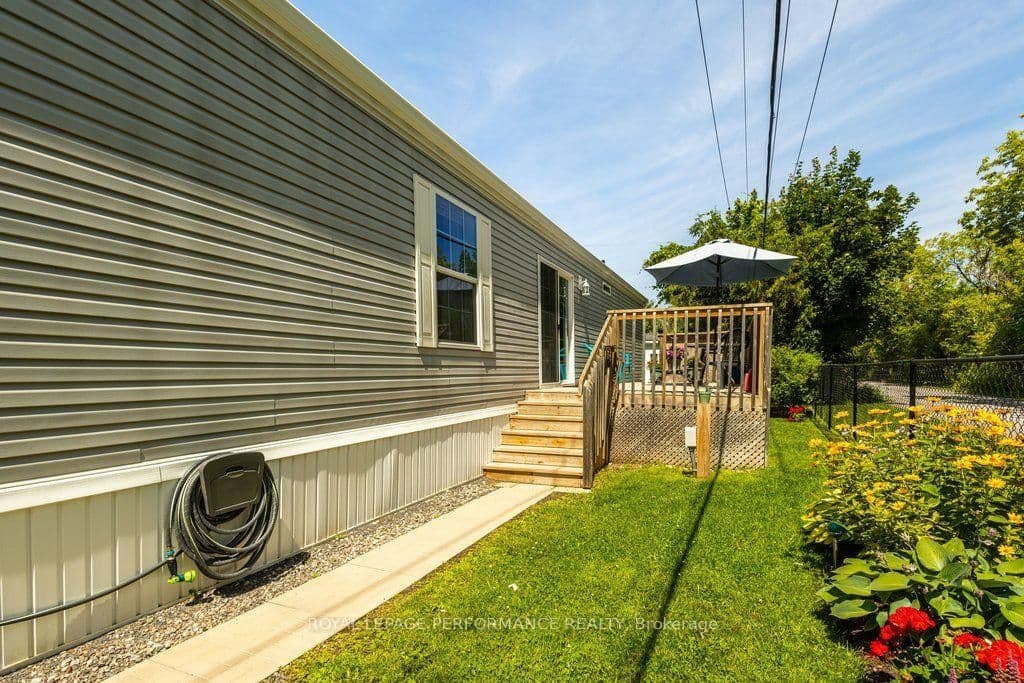 16 Eastgate Avenue thumbnail 43