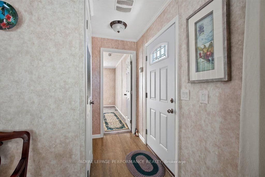 16 Eastgate Avenue thumbnail 6