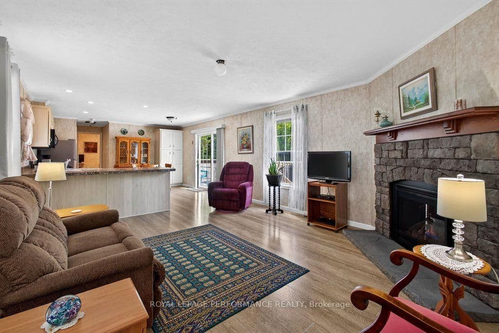 16 Eastgate Avenue thumbnail 7