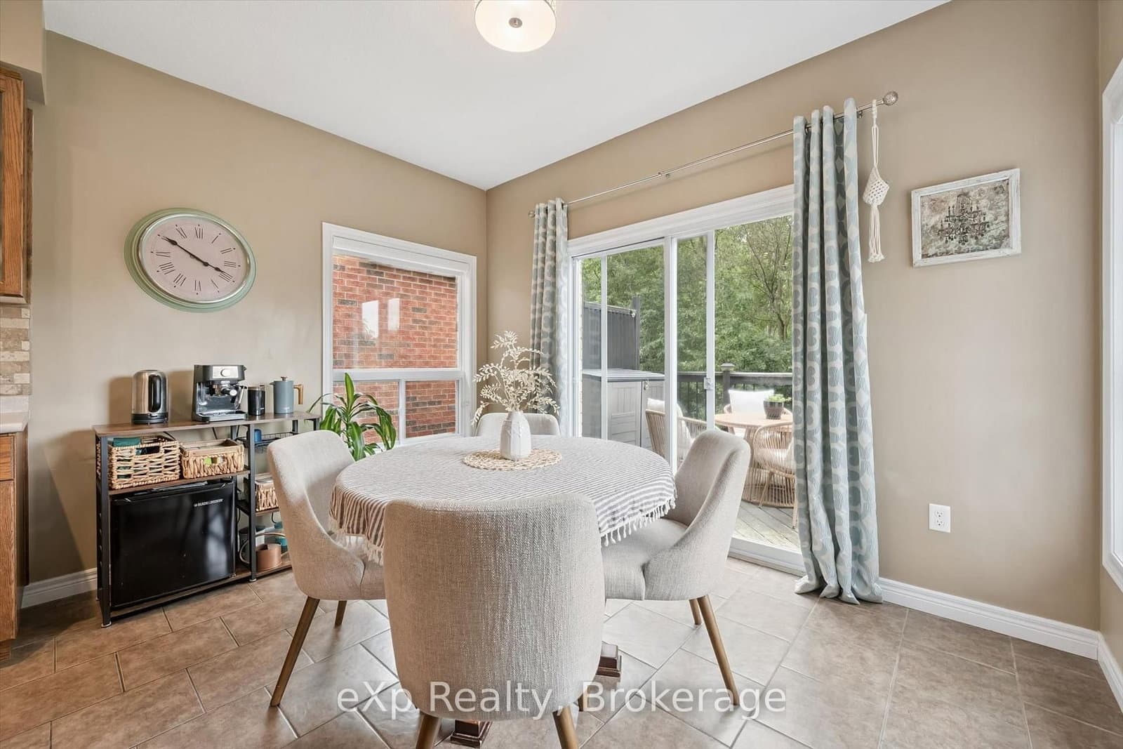 41 Westra Drive thumbnail 18