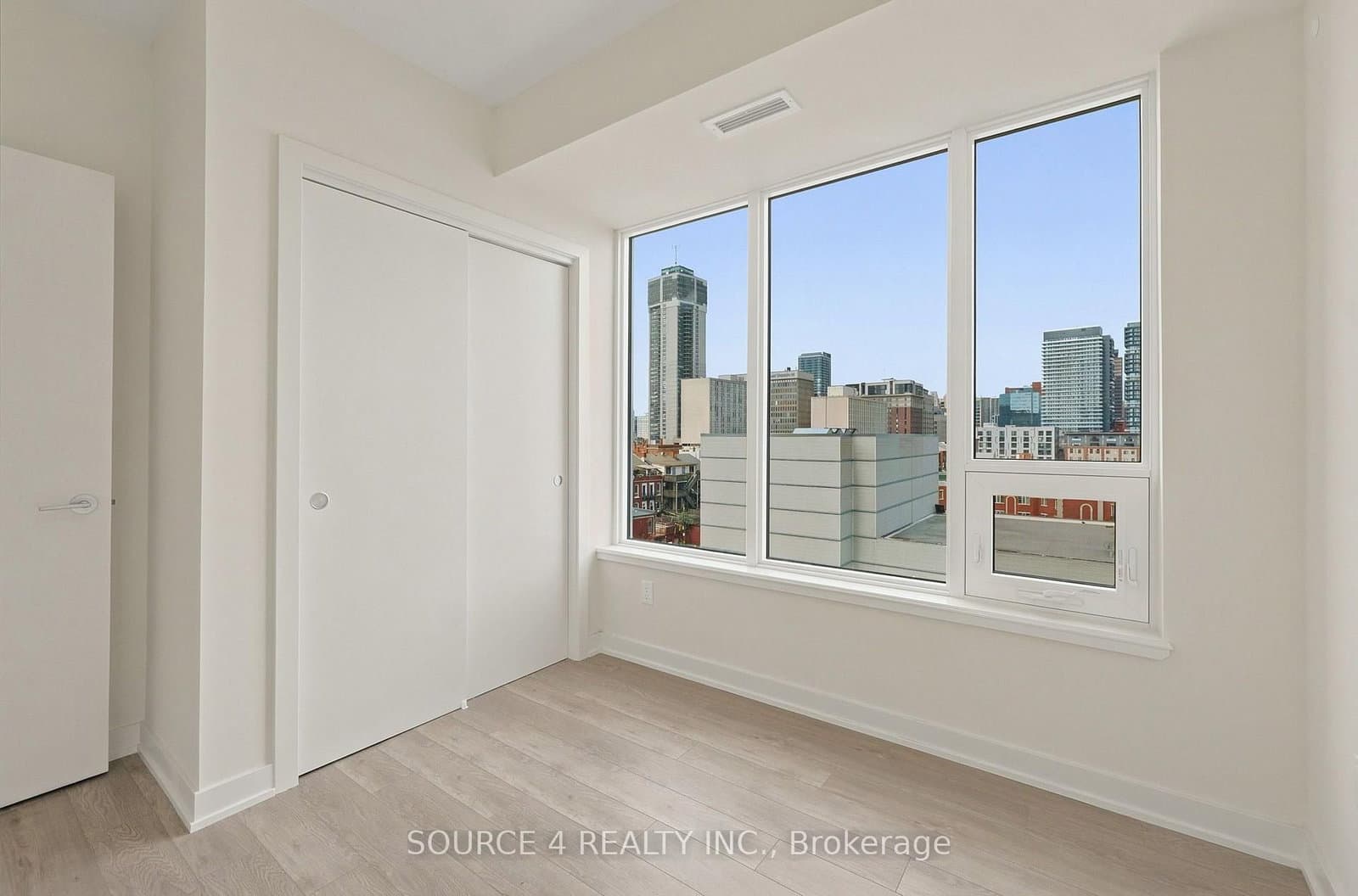 212 King William Street, Unit 815 thumbnail 13